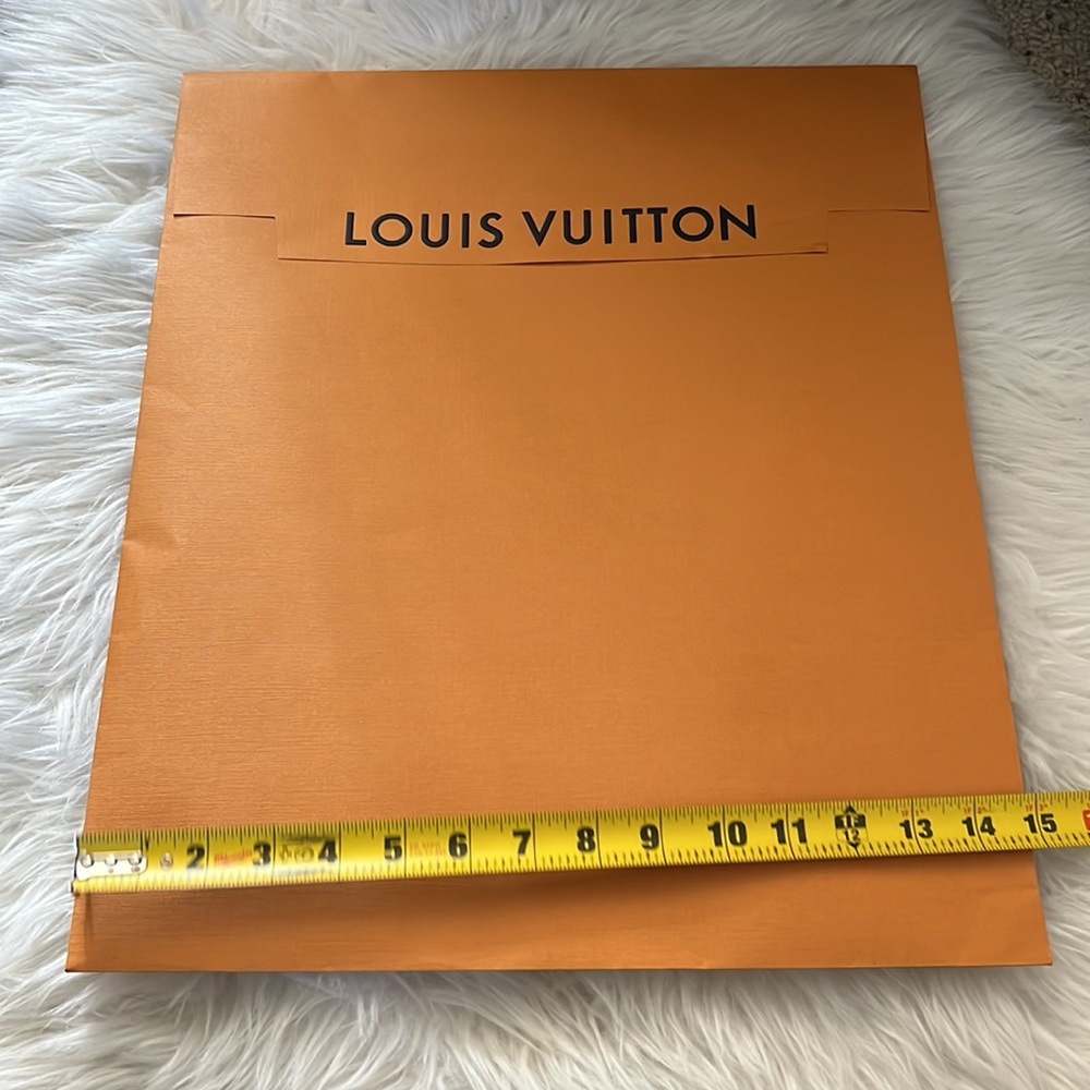 LV paper bag - Picture 4 of 5